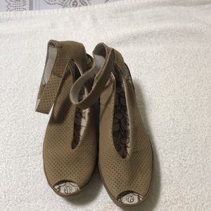 COPY - Fly London wedge!